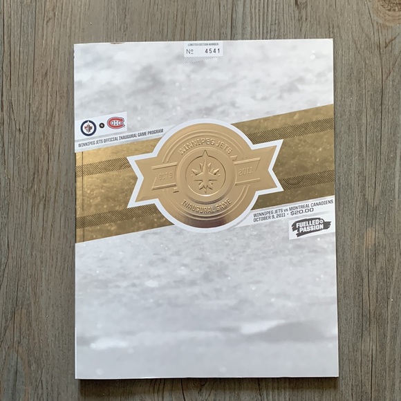 NHL Winnipeg Jets Inaugural Game Program - Picture 1 of 3